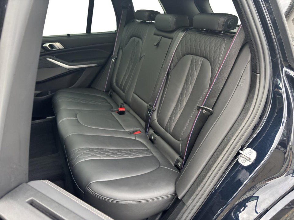 BMW X5 M50i - foto 6