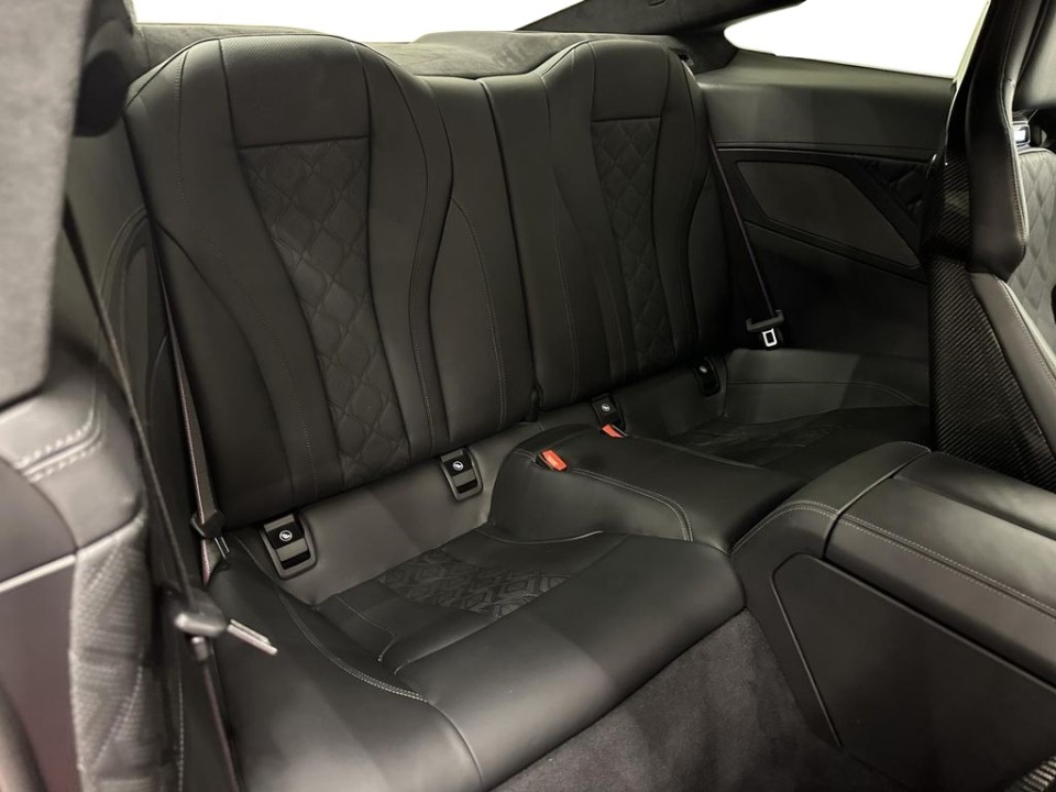 BMW M8 Competition - foto 12