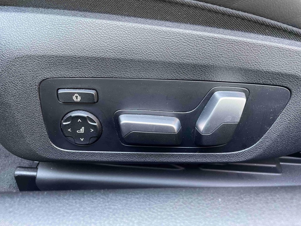 BMW M8 Competition - foto 16