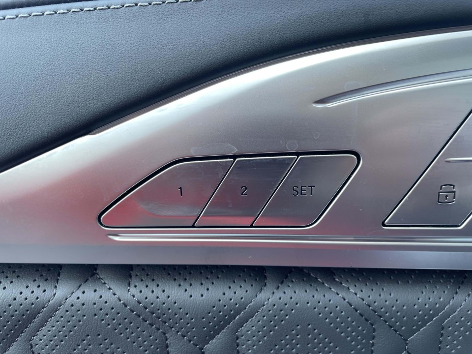 BMW M8 Competition - foto 19