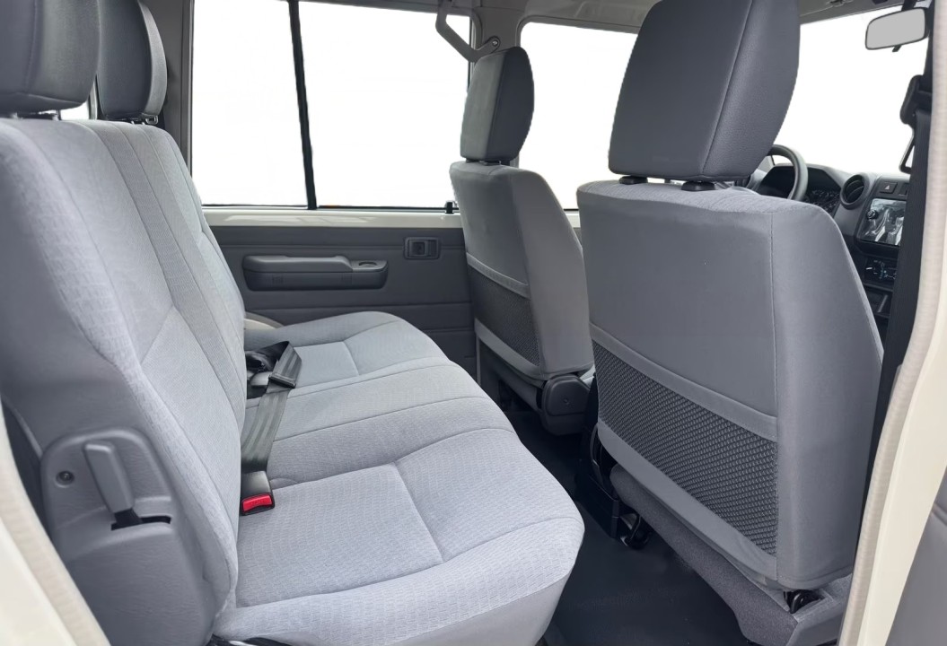 Toyota Land Cruiser GDJ 79 DC 4.5d V8 - foto 6