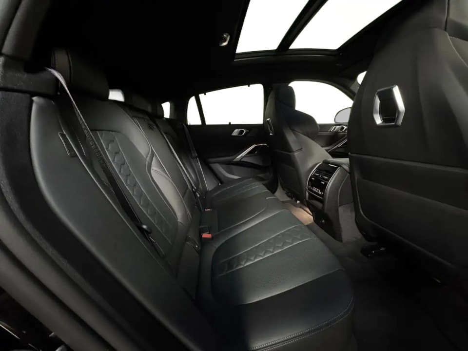 BMW X6 M Competition - foto 23