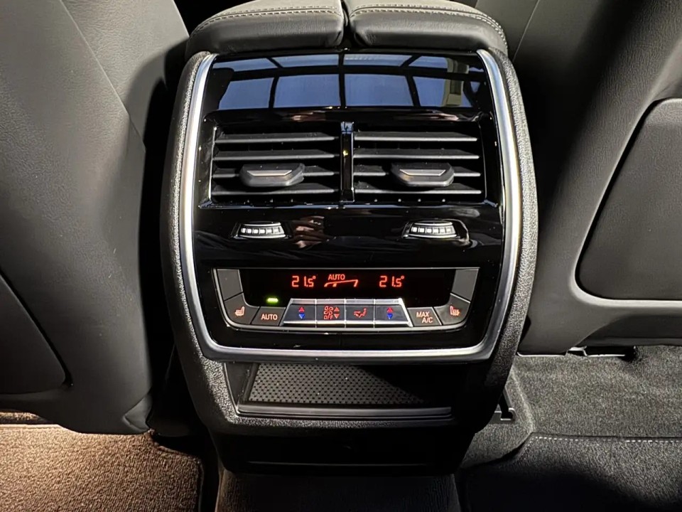 BMW X6 M Competition - foto 18