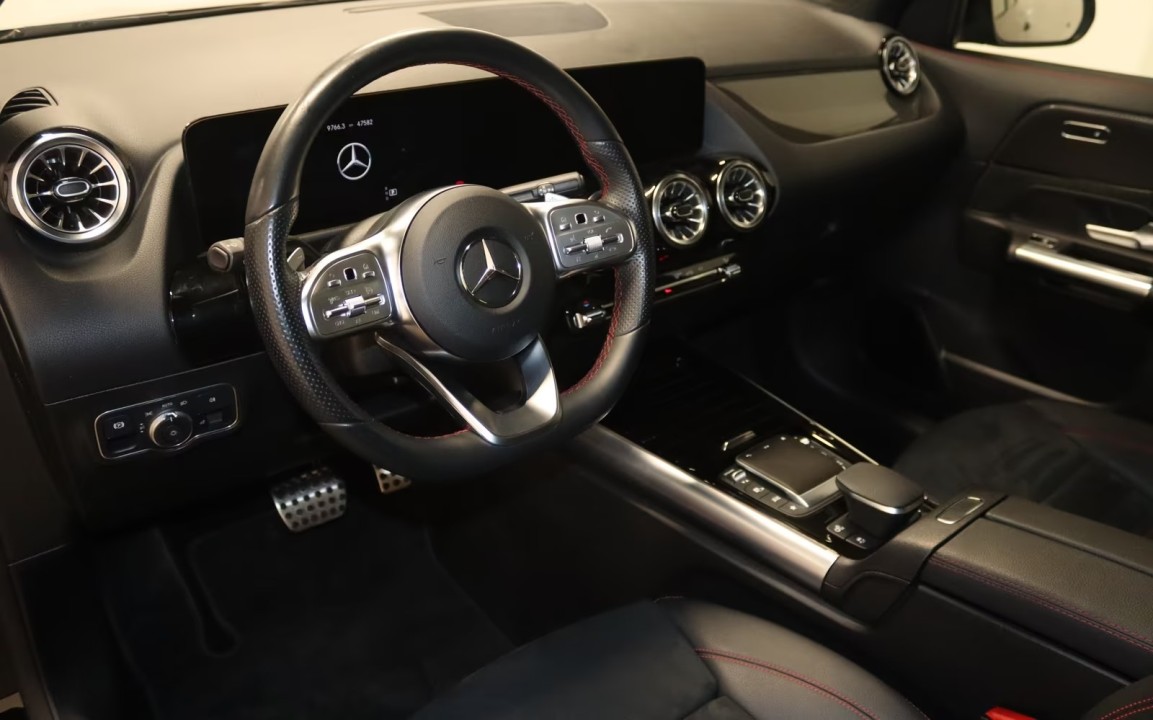 Mercedes-Benz GLA AMG 35 4MATIC - foto 11