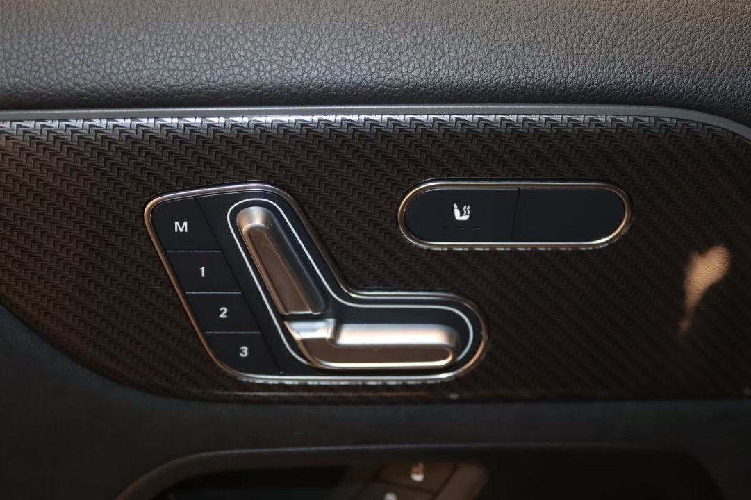 Mercedes-Benz GLA AMG 35 4MATIC - foto 19