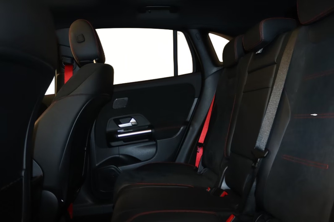 Mercedes-Benz GLA AMG 35 4MATIC - foto 8