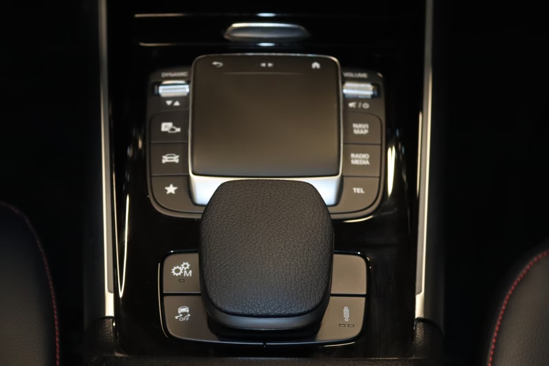 Mercedes-Benz GLA AMG 35 4MATIC - foto 16