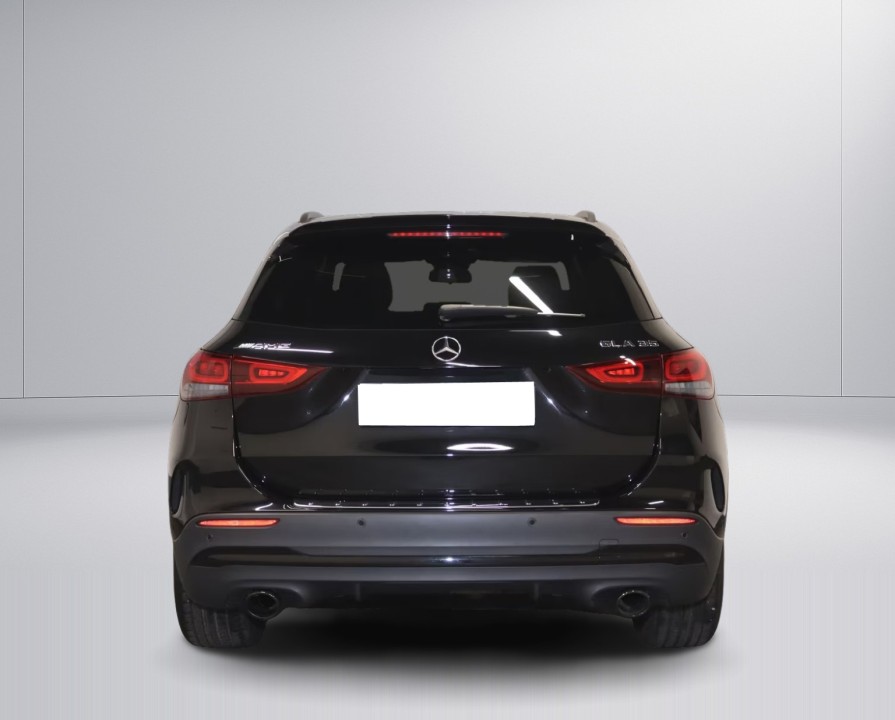 Mercedes-Benz GLA AMG 35 4MATIC (3)