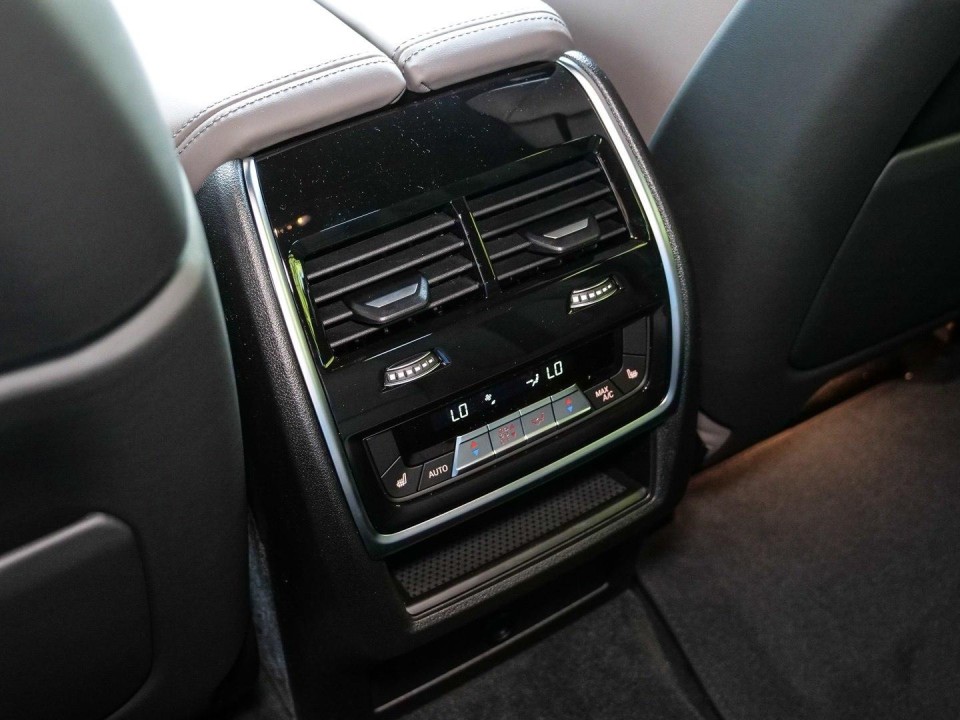 BMW X6 M Competition - foto 16