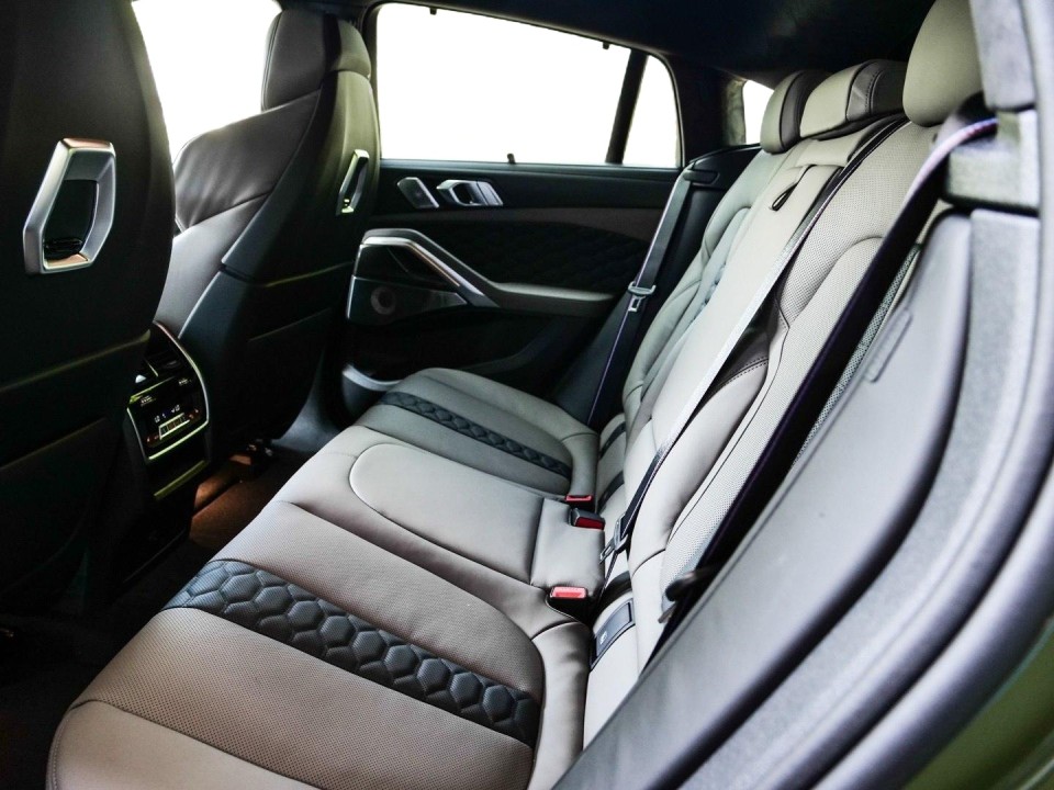 BMW X6 M Competition - foto 22