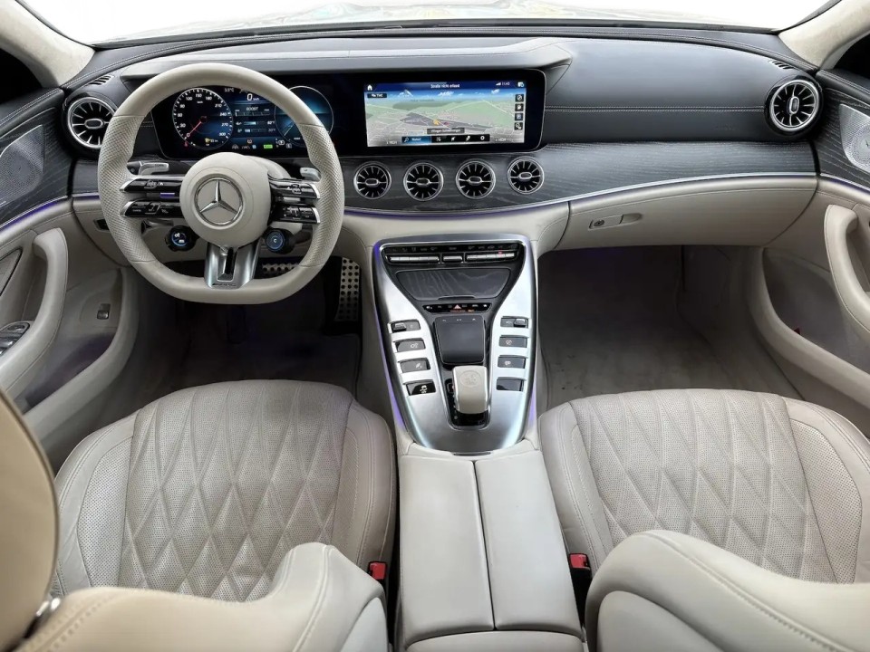 Mercedes-Benz AMG GT 43 4MATIC - foto 10