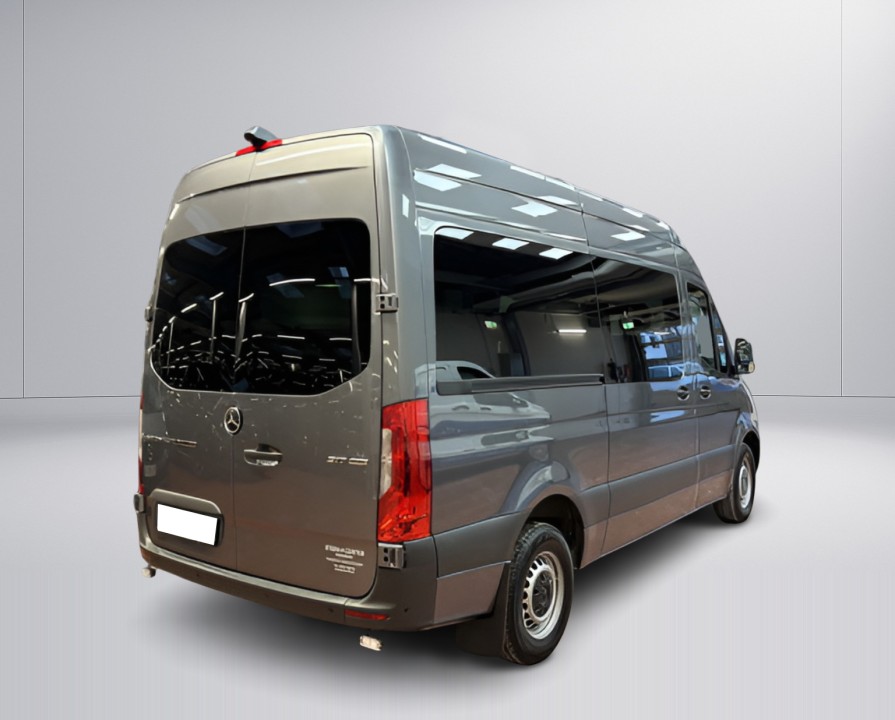 Mercedes-Benz Sprinter Tourer 317 CDI (2)