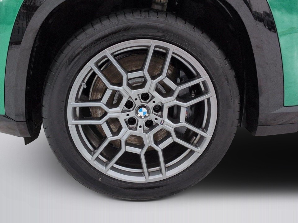 BMW XM 50e - foto 14