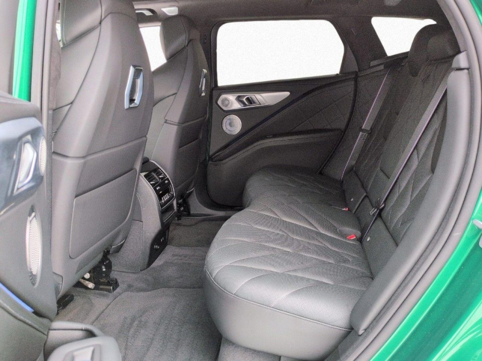 BMW XM 50e - foto 12