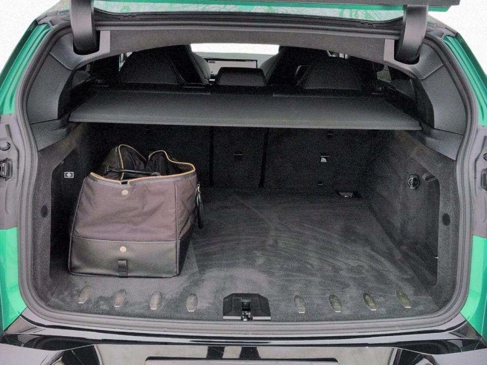 BMW XM 50e - foto 13