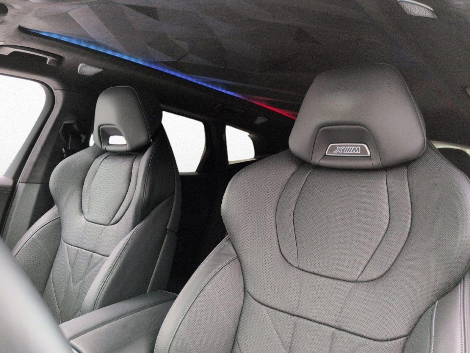 BMW XM 50e - foto 11