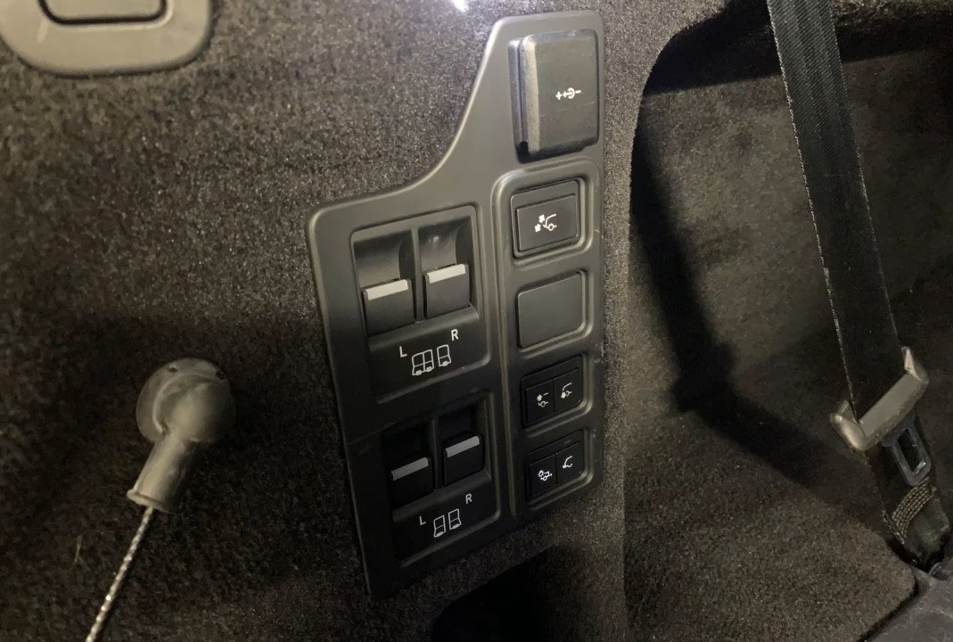 Land Rover Discovery R-Dynamic HSE D300 - foto 14