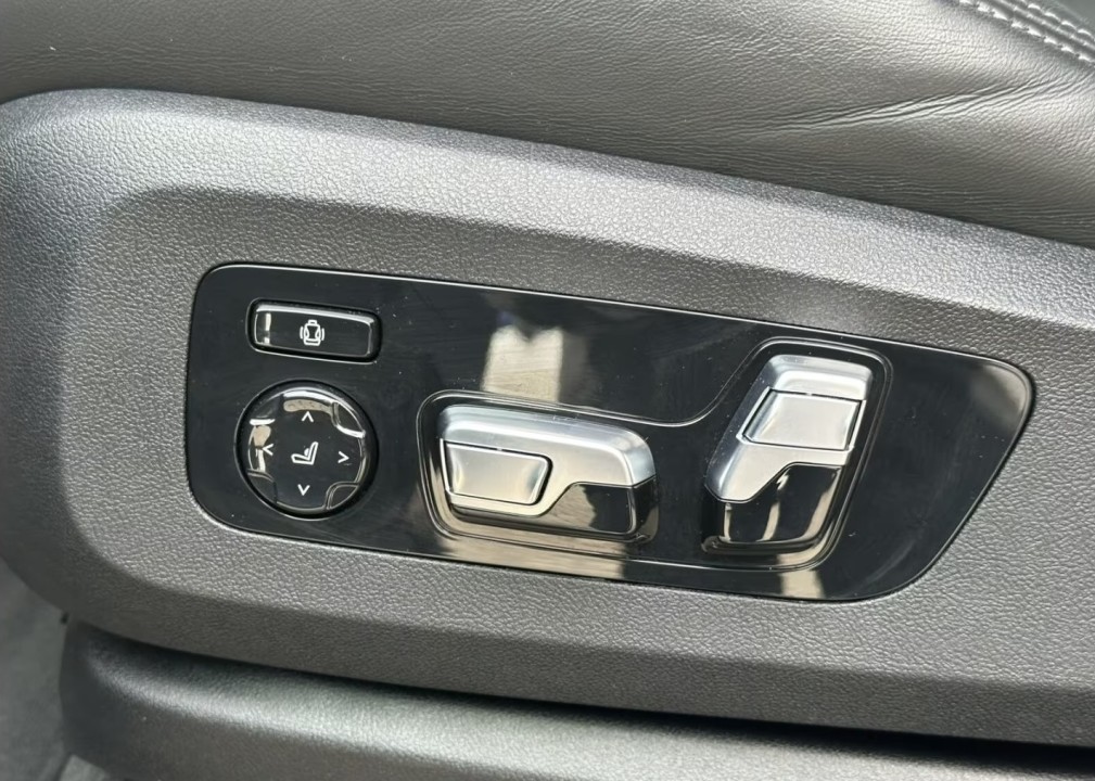 BMW X5 M Competition - foto 23