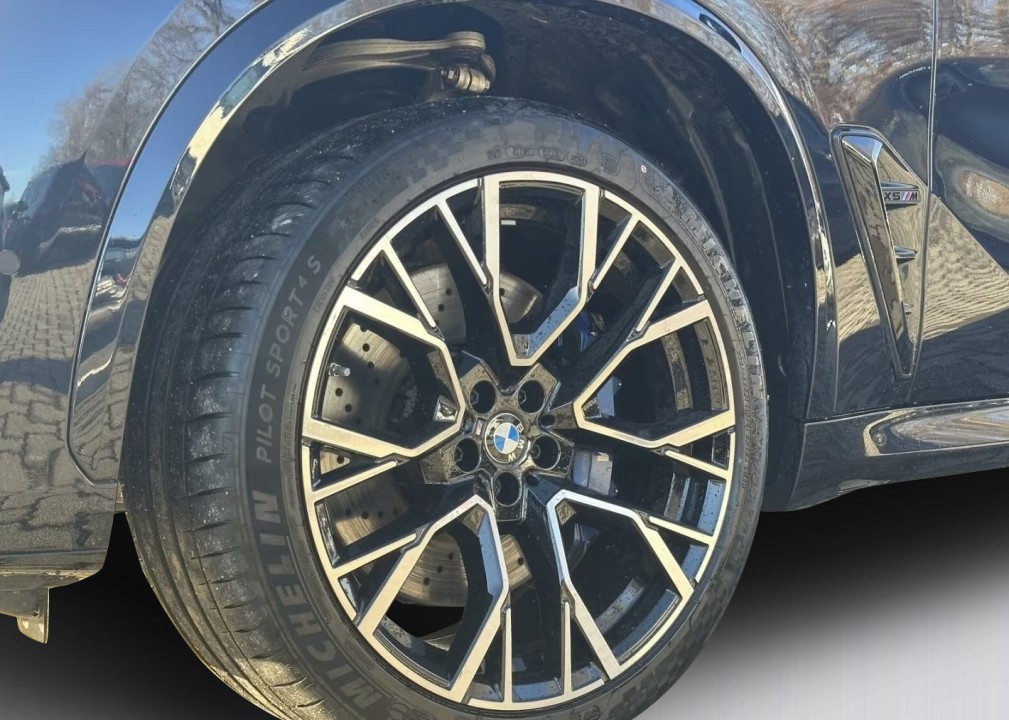 BMW X5 M Competition - foto 26