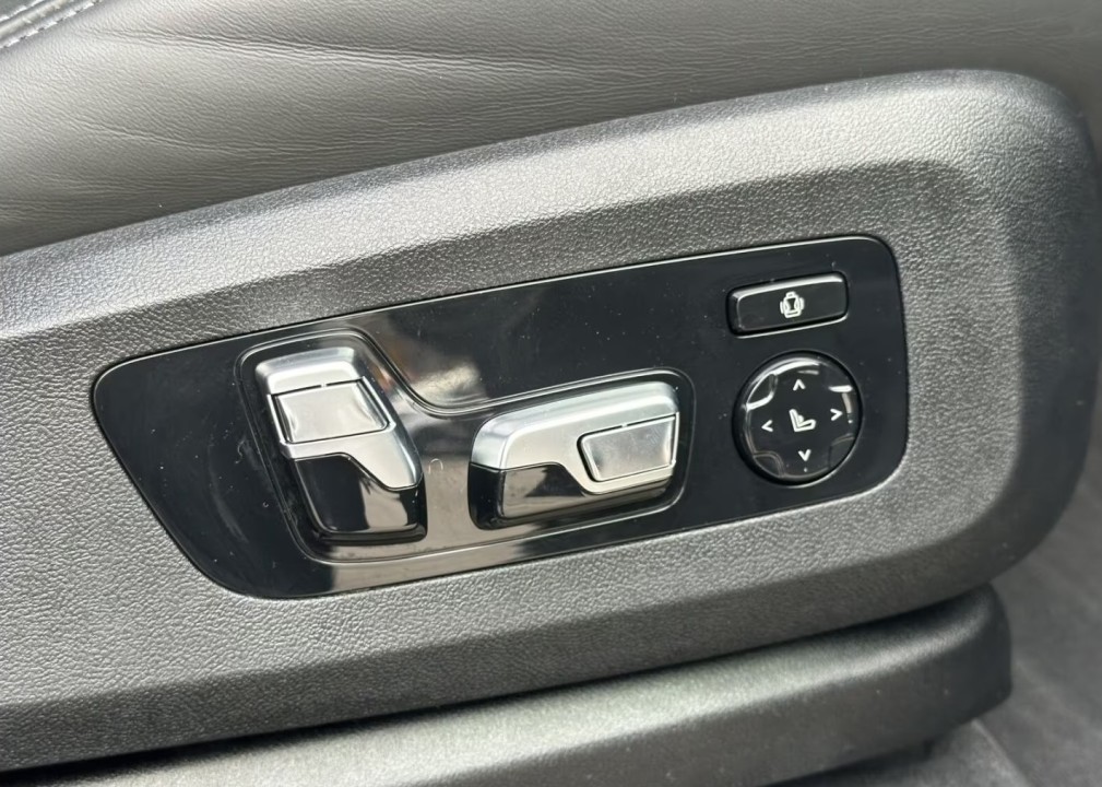 BMW X5 M Competition - foto 22