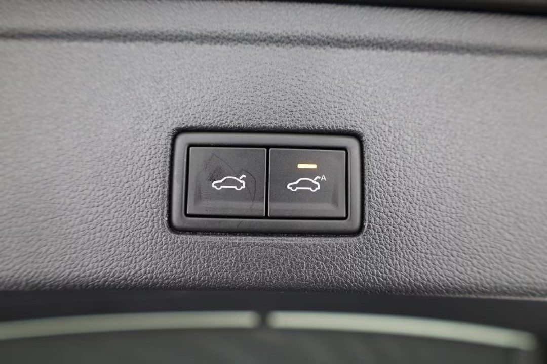 Volkswagen Touareg V6 TDI R-Line - foto 14