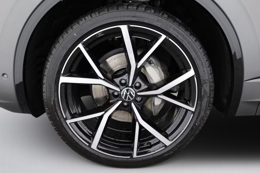 Volkswagen Touareg V6 TDI R-Line - foto 17