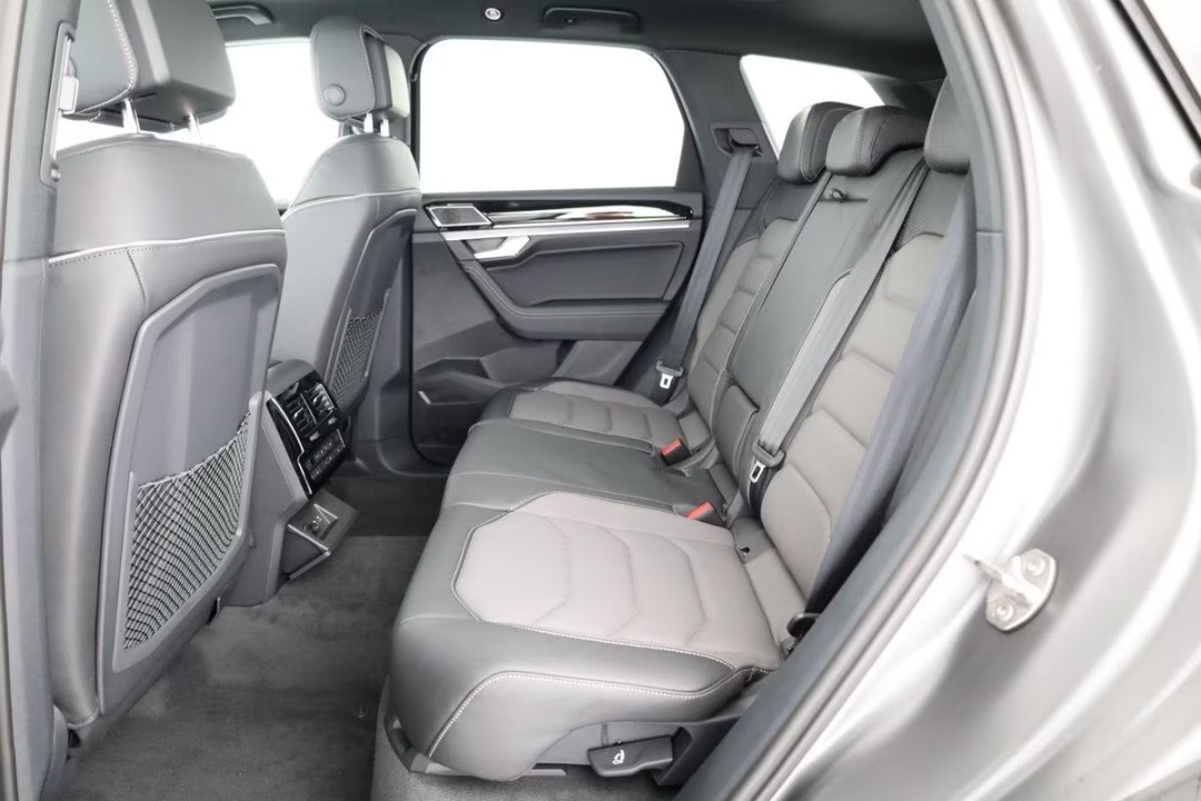 Volkswagen Touareg V6 TDI R-Line - foto 10