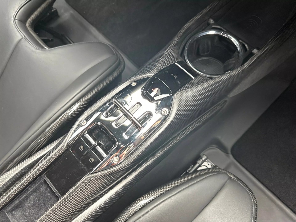 Ferrari 296 GTB - foto 8