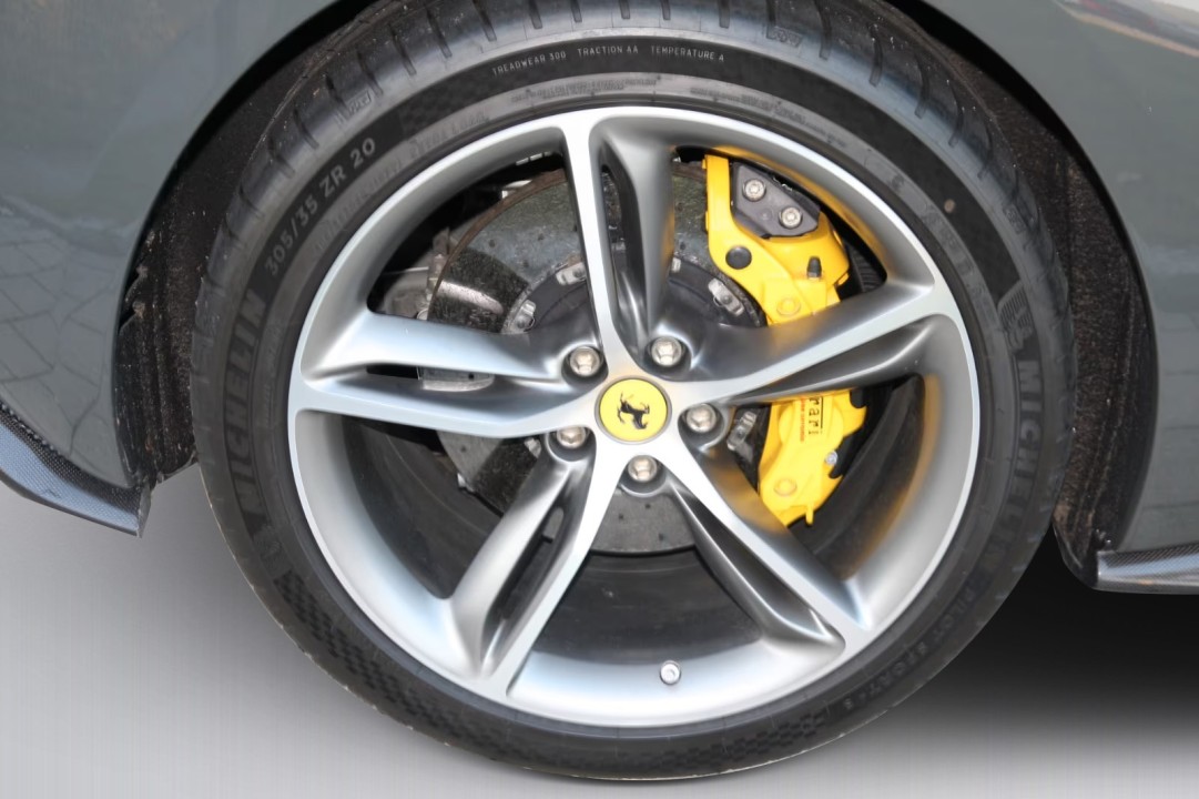 Ferrari 296 GTB - foto 25