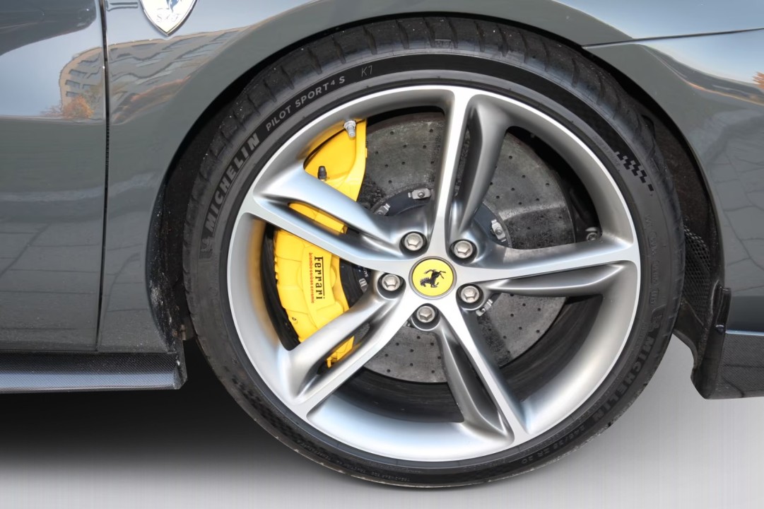 Ferrari 296 GTB - foto 28