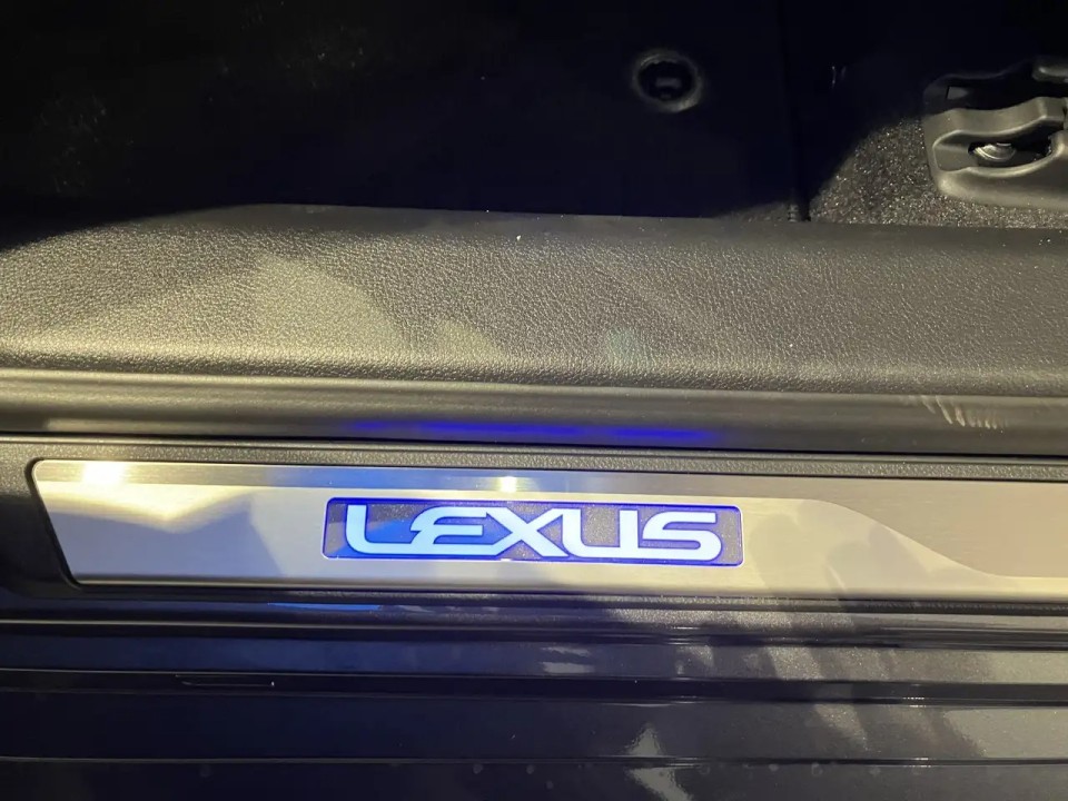 Lexus Seria ES 300h 35th Edition - foto 11