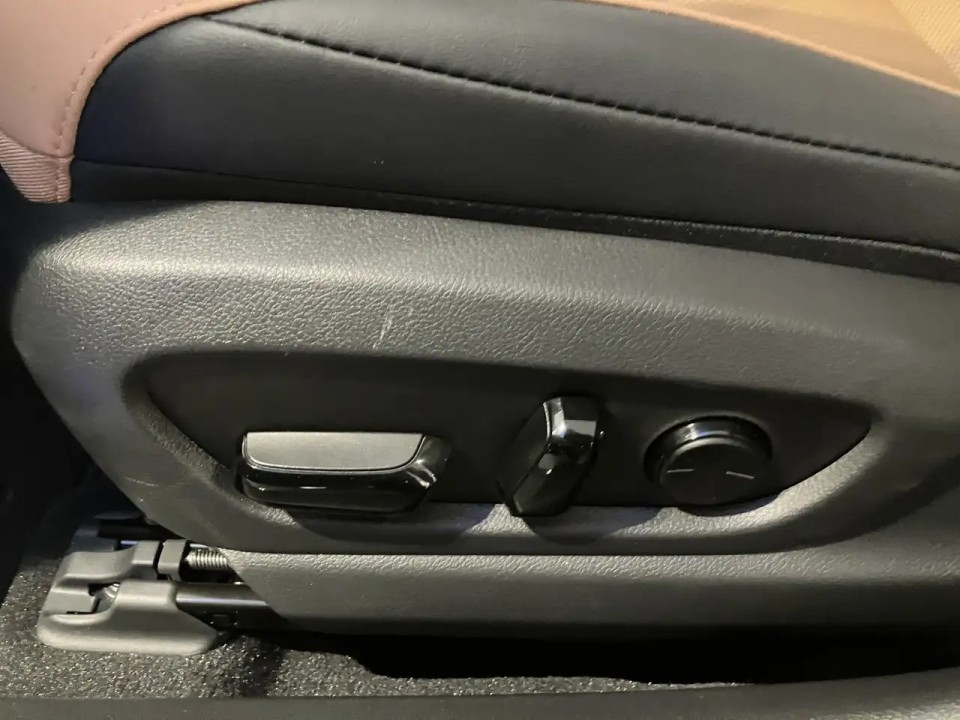 Lexus Seria ES 300h 35th Edition - foto 10