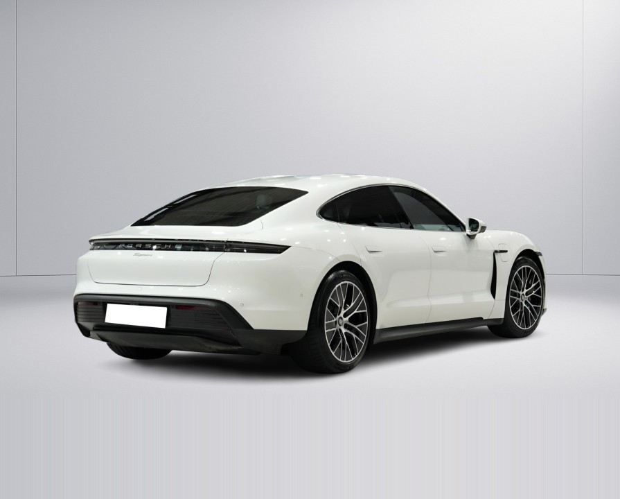 Porsche Taycan (2)