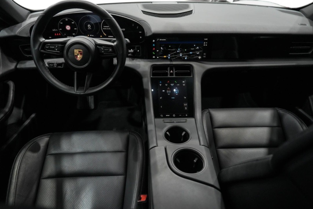 Porsche Taycan - foto 12