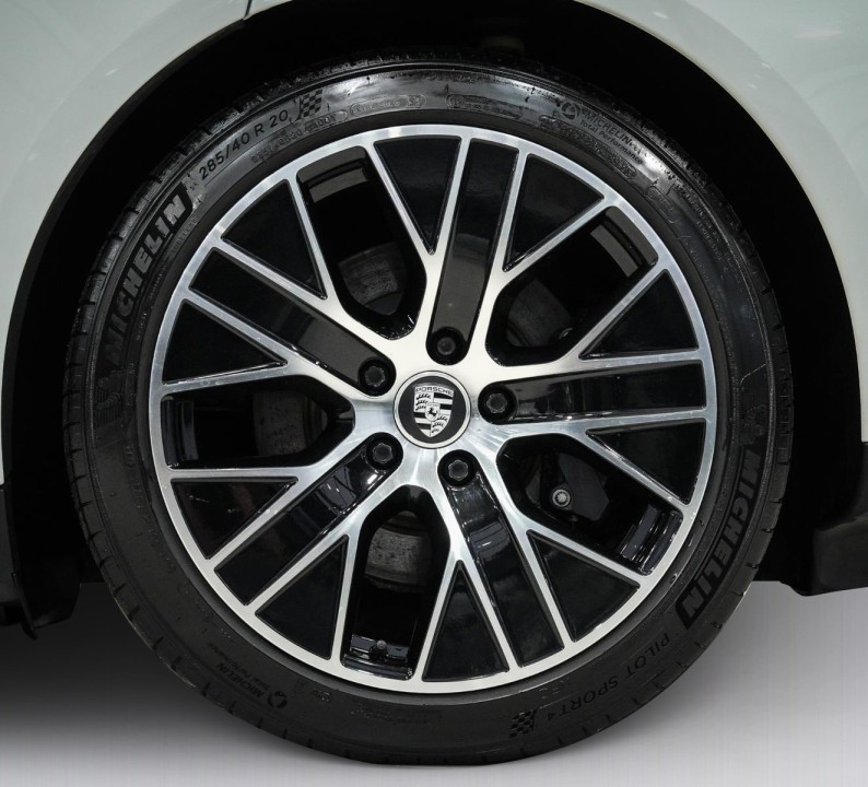 Porsche Taycan - foto 29