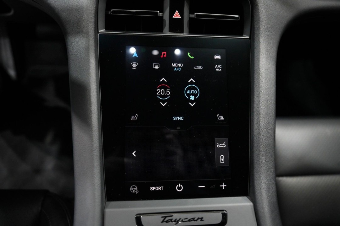 Porsche Taycan - foto 16