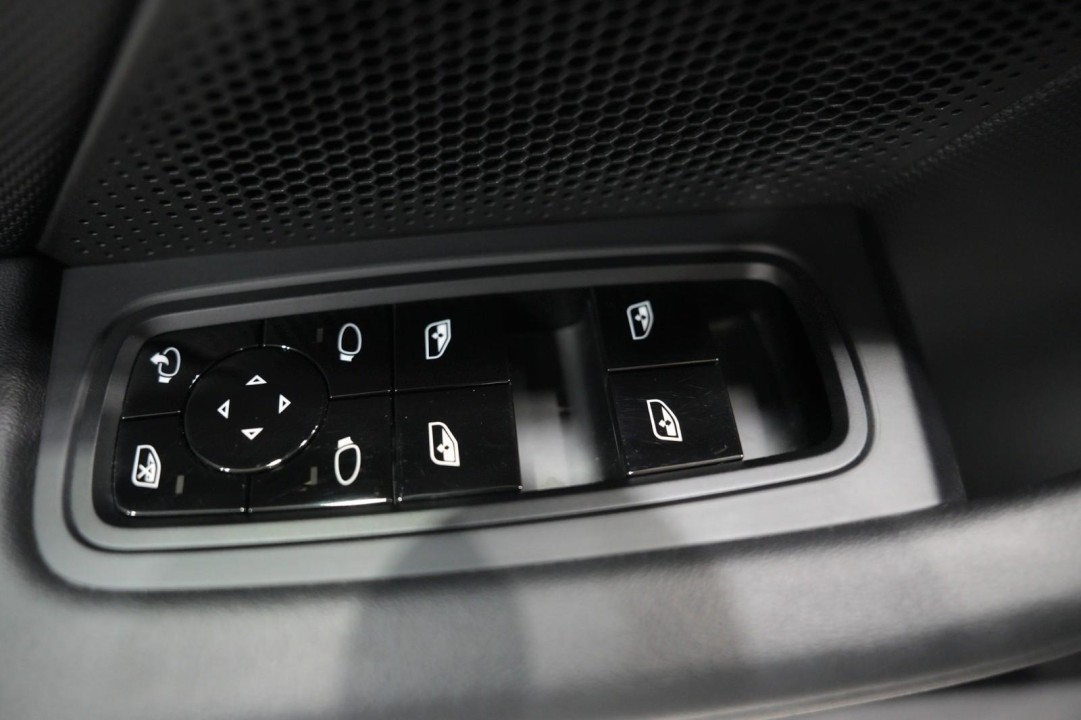 Porsche Taycan - foto 21