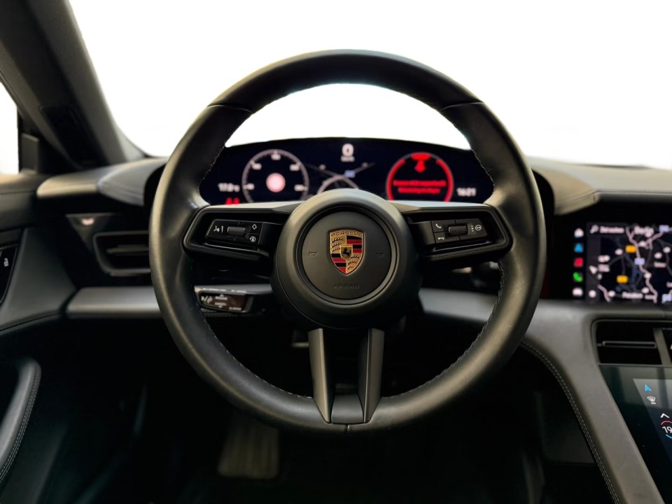 Porsche Taycan - foto 10