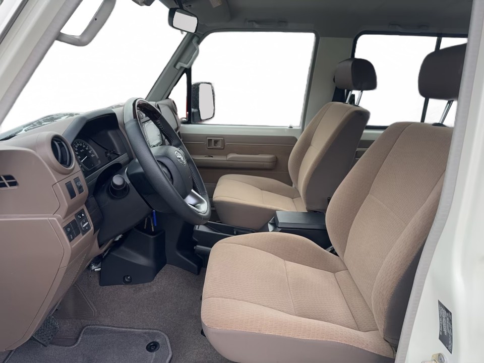 Toyota Land Cruiser GDJ 71 2.8d - foto 7