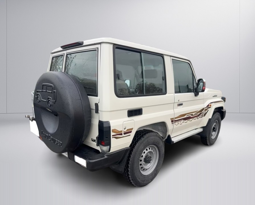 Toyota Land Cruiser GDJ 71 2.8d (2)