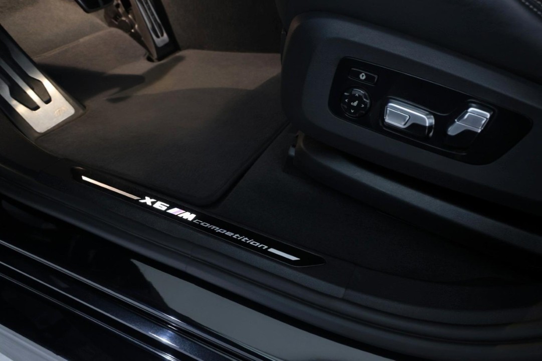 BMW X6 M Competition - foto 17