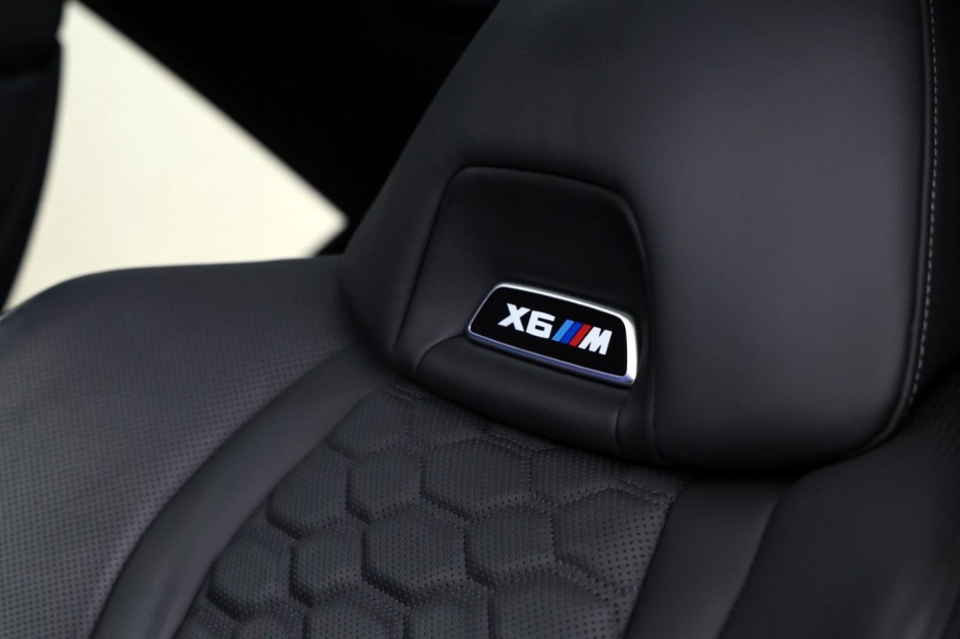 BMW X6 M Competition - foto 12