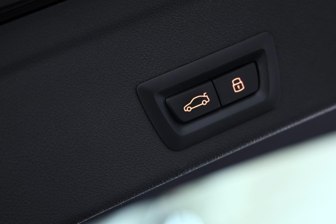 BMW X6 M Competition - foto 18