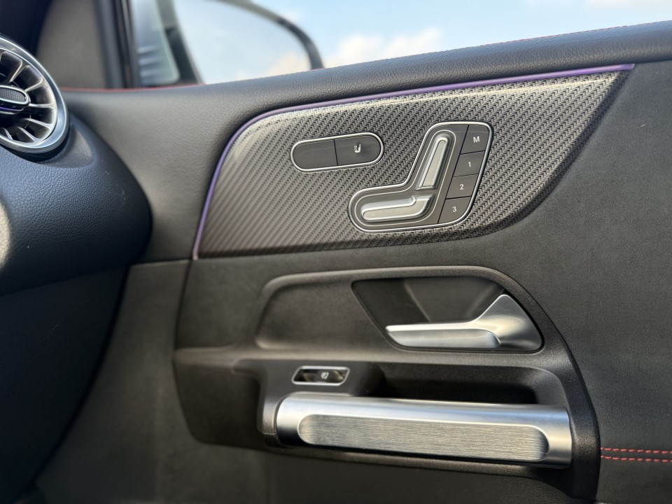 Mercedes-Benz GLB 220d 4MATIC AMG Line - foto 23