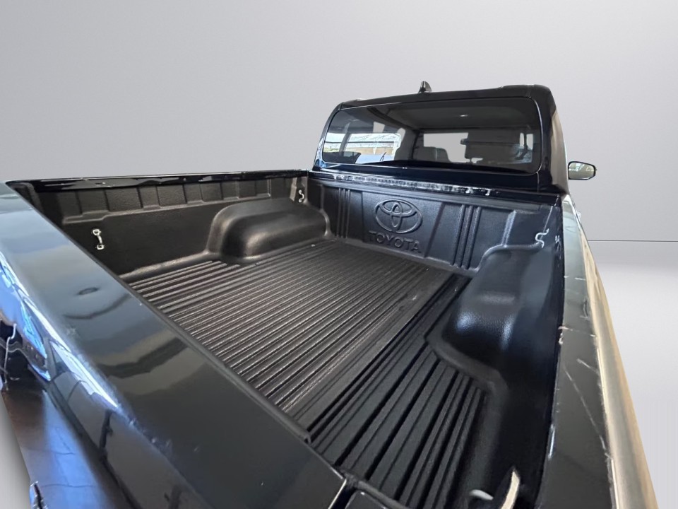 Toyota Hilux 2.8D Executive - foto 17