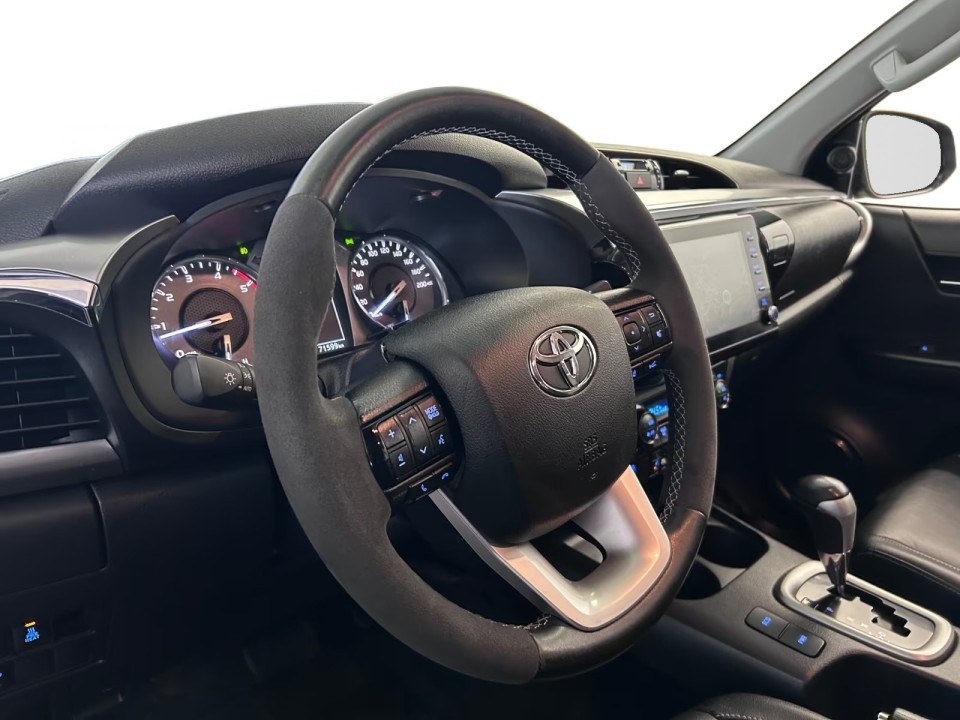 Toyota Hilux 2.8D Executive - foto 6