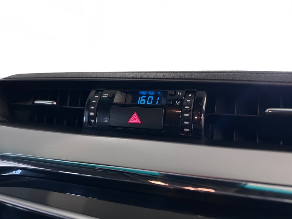 Toyota Hilux 2.8D Executive - foto 12