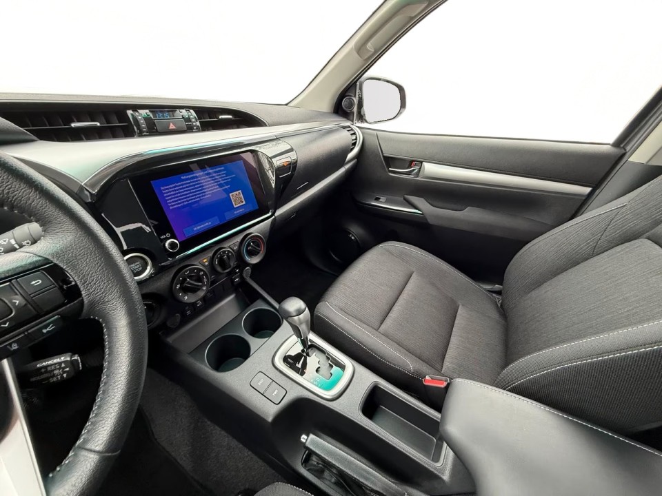 Toyota Hilux 2.4D Comfort - foto 12