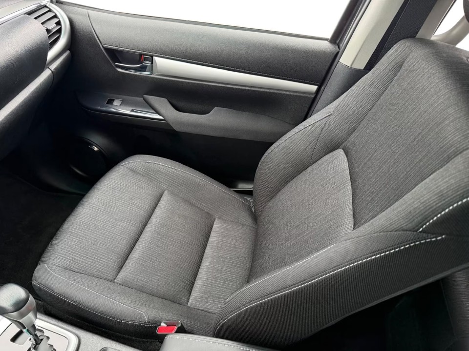 Toyota Hilux 2.4D Comfort - foto 11