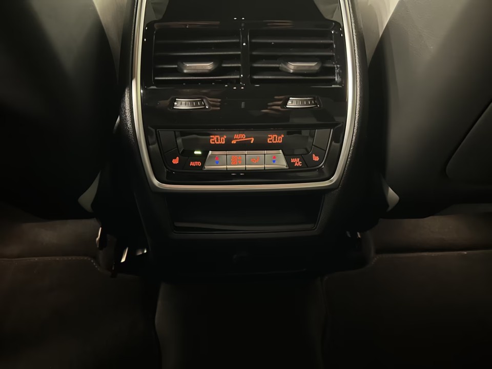 BMW X6 M Competition - foto 17